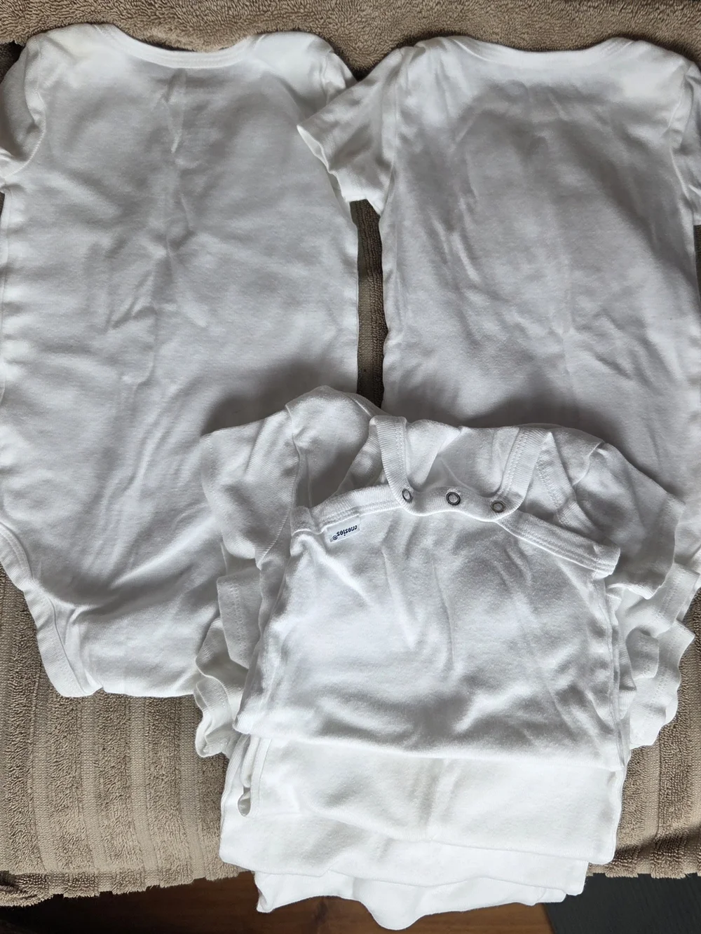 Gerber & Carters White Short-Sleeve Baby Onesies Snap 12 M - Pack of 6